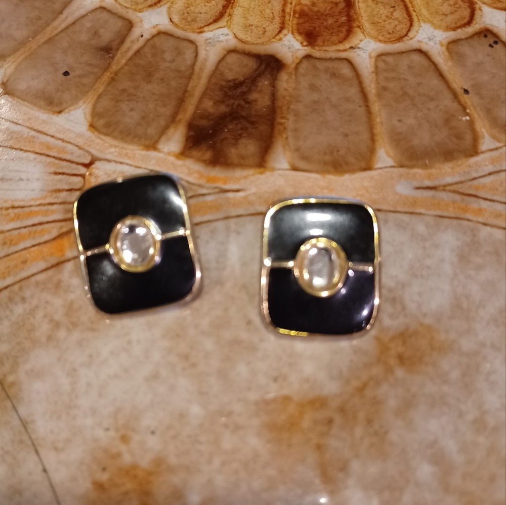 Solid clip on earrings